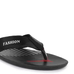 PENNEN Men Printed Thong Flip-Flops image 4