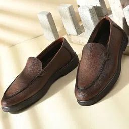 Roadster Men Brown Textured Synthetic With TPR Sole Slipon Loafers-picture-21