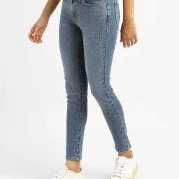 levi's Women's 711 Blue Skinny Fit High Rise Jeans image 4