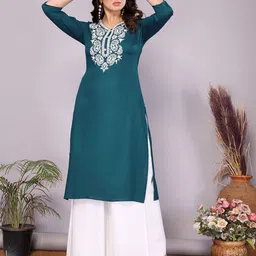 Rangita Round Neck Thread Work Straight Kurta image 2
