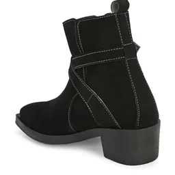 Roadster Men Round Toe Chelsea Boots image 4