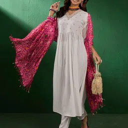 Sangria Patola Printed Dupatta image 4