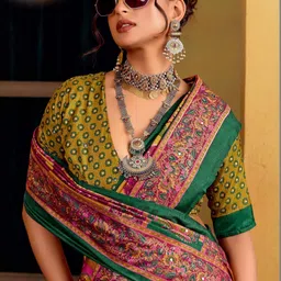 TIRA Ethnic Motifs Sequinned Silk Blend Heavy Work Saree image 3