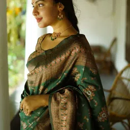 ZIKARAA Woven Design Zari Handloom Saree image 5