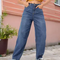 DressBerry Women Frayed Finds Relaxed Jeans-image-97