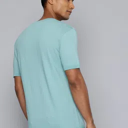 Levis Brand Logo Self Design Slim Fit T-shirt image 4