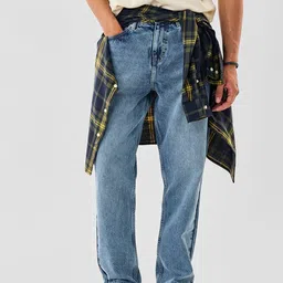 Snitch Men Mid-Rise Low Distress Light Fade Jeans image 3