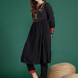 Sangria Embroidered Thread Work Kurta with Trousers & Dupatta-picture-39
