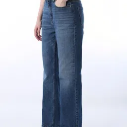 ONLY Women Straight Fit Mid-Rise Light Fade Stretchable Jeans image 3