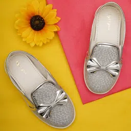 boyz n galz Bow Applique Detailed Shoes - Silver image 1