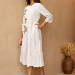 Dora Dori Floral Embroidered A-Line Midi Dress image 5