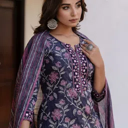 Kohsh Women Floral Printed Regular Pure Cotton Kurta with Trousers & With Dupatta image 2