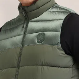U.S. Polo Assn. Men Colourblocked Longline Quilted Jacket image 4