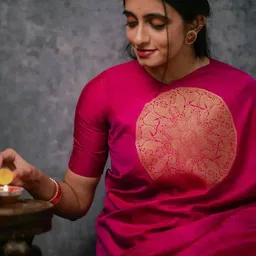 SWEETPEL Woven Design Zari Banarasi Saree image 5