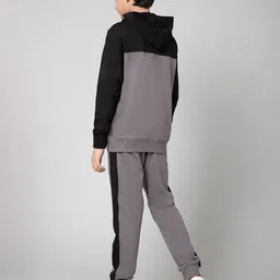 Alan Jones Boys Colourblocked Sweaters & Joggers Tracksuit image 3