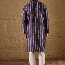House of Pataudi Floral Embroidered Mandarin Collar Straight Kurta & Trousers image 3