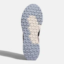 Xtep Men Colourblocked Sneakers image 5