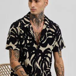 Snitch Men Relaxed Cuban Collar Textured Casual Shirt image 5