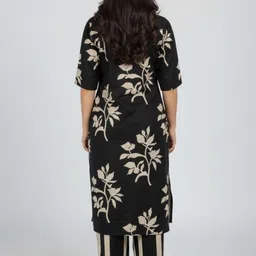 Silakaari Women Floral Printed Regular Pure Cotton Kurta with Trousers image 4