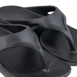 Feel alive Men Pack of 3 Lightweight Flip Flops image 4