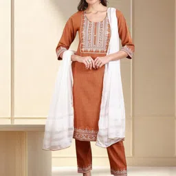 Jeff co-op Floral Embroidered Round Neck Straight Kurta With Trousers & Dupatta-picture-17