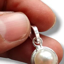 VANISHREE WORLD White Alloy Pendant-image-14