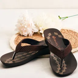 Aeroblu Women Printed T-Strap Flats image 4