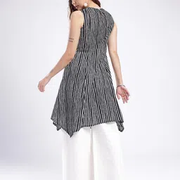 fusion by glitchez Striped Asymmetric Hem A-Line Kurta image 4