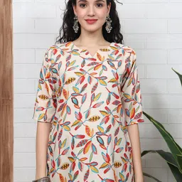 SZN Floral Printed V-Neck Kurti image 4