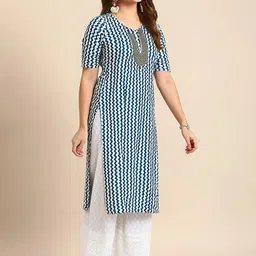 1 stop fashion Pack of 4 Women Printed Crepe A-line Kurta image 4