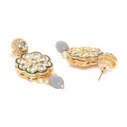 Priyaasi Grey & White Gold-Plated Handcrafted Kundan-Studded & Beaded Jewellery Set image 5