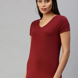 De Moza Maroon Solid Knitted Fitted Top image 5