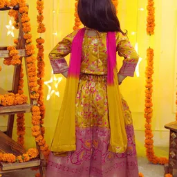 BownBee Three Fourth Sleeves Floral Foil Printed With Paisley Designed Coordinating Lehenga & Choli Set - Yellow image 3