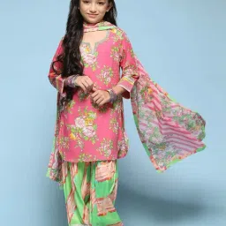 BIBA Girls Kids Pink & Green Cotton Printed Kurta Set-image-31
