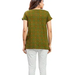 Mama & Bebe Half Sleeves Floral Printed Tee With Concealed Zipper Nursing Access - Green image 4