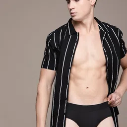 Calvin Klein Underwear Men Black Hip Briefs NB3326UB1-picture-29