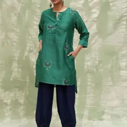 Chidiyaa Roohani Mere Aangan Mein Green Handblock Printed Chanderi Silk Kurti-image-36
