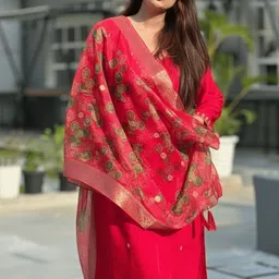 VredeVogel Women Pink Silk Blend Floral Regular Thread Work Kurta Trousers & With Dupatta image 3