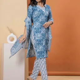 HERE&NOW Women Floral Printed Cotton Kurta with Pyjama & Dupatta image 4