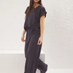 Trendyol V-Neck Top With Trousers-picture-33