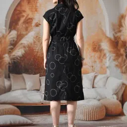 DECKEDUP Black Cotton Printed Dress image 2