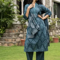 AARDRAA Geometric Printed Mandarin Collar Pure Cotton Straight Kurta Trousers & Dupatta image 4