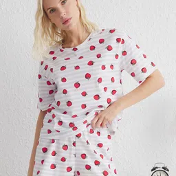 Trendyol Women Printed Pure Cotton T-shirt and Shorts Night suit-image-90