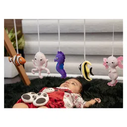 Rocking Potato Felt Ocean Theme  Hanging   Toy  for Stroller Pram Bassinet Crib Baby Gym  Set of 5 -Multicolor image 4