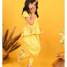 Saka Designs Jacquard Half Sleeves Leaves Foil Printed Kurta & Salwar Set - Yellow & Gold image 2