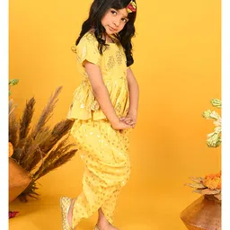 Saka Designs Jacquard Half Sleeves Leaves Foil Printed Kurta & Salwar Set - Yellow & Gold image 3