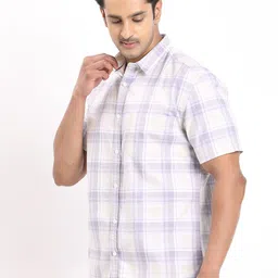Indian Terrain Men Classic Fit Checked Spread Collar Pure Cotton Casual Shirt image 5