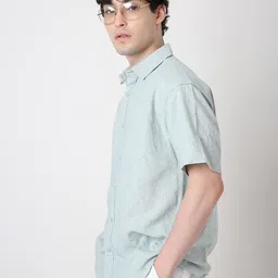 Blnk Men Oversized Fit Textured Spread Collar Cotton Casual Shirt image 4