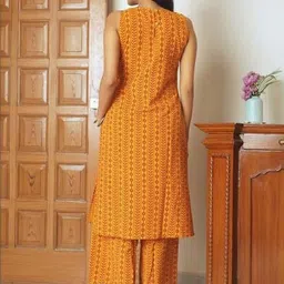 Ethnic 3 You Women Ethnic Motifs Printed Regular Mirror Work Kurta with Palazzos image 2