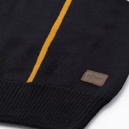 Roadster Men Black Geometric Printed Pullover image 4